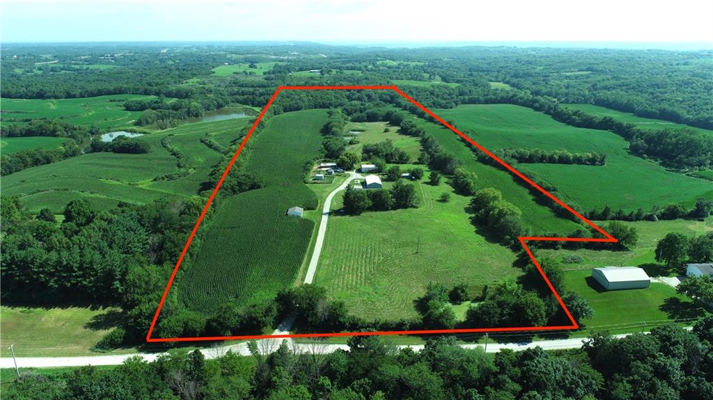 9226 427 Rd, Savannah, MO 64485
