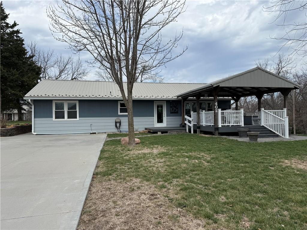 402 W 4th St, Stewartsville, MO 64490