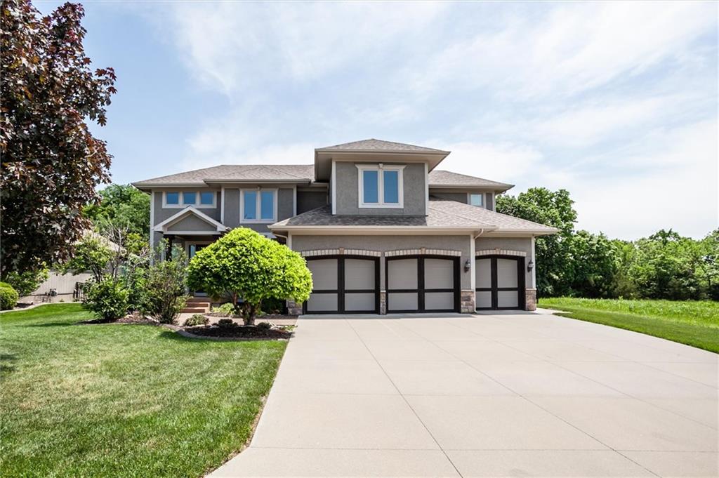 8005 Belford St, Shawnee, KS 66218