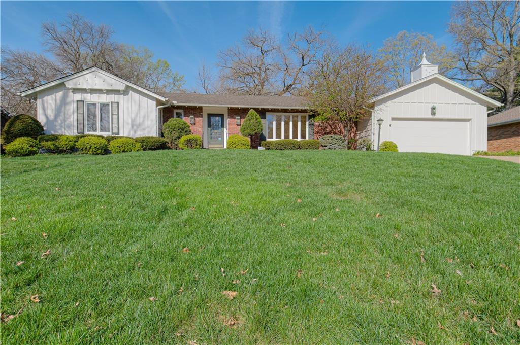 8120 Sagamore Rd, Leawood, KS 66206