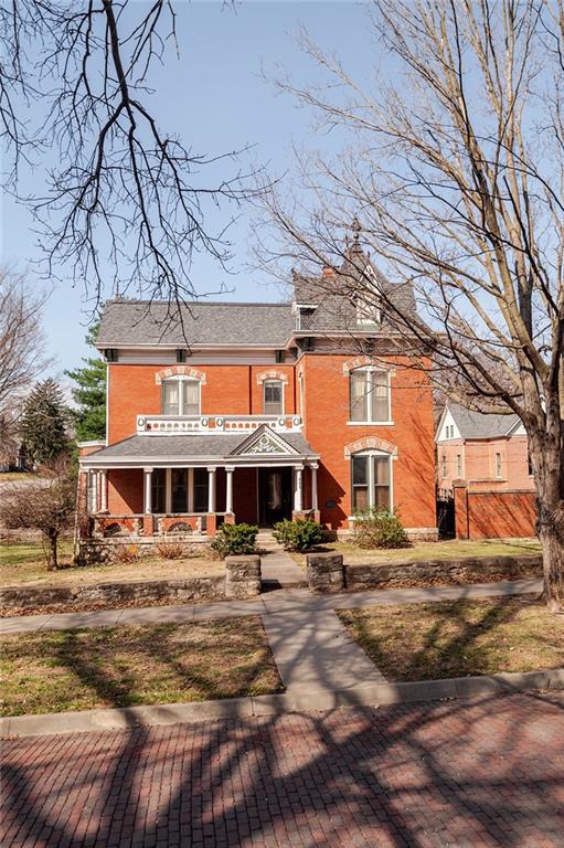 805 N 4 St, Atchison, KS 66002