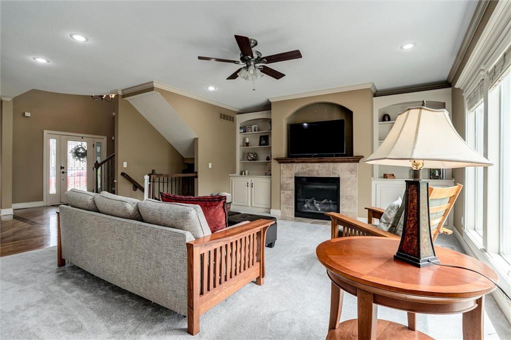 15534 Shawnee Dr, Overland Park, KS 66223