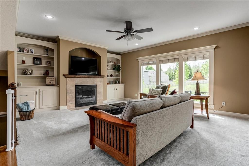 15534 Shawnee Dr, Overland Park, KS 66223