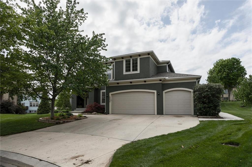 15534 Shawnee Dr, Overland Park, KS 66223