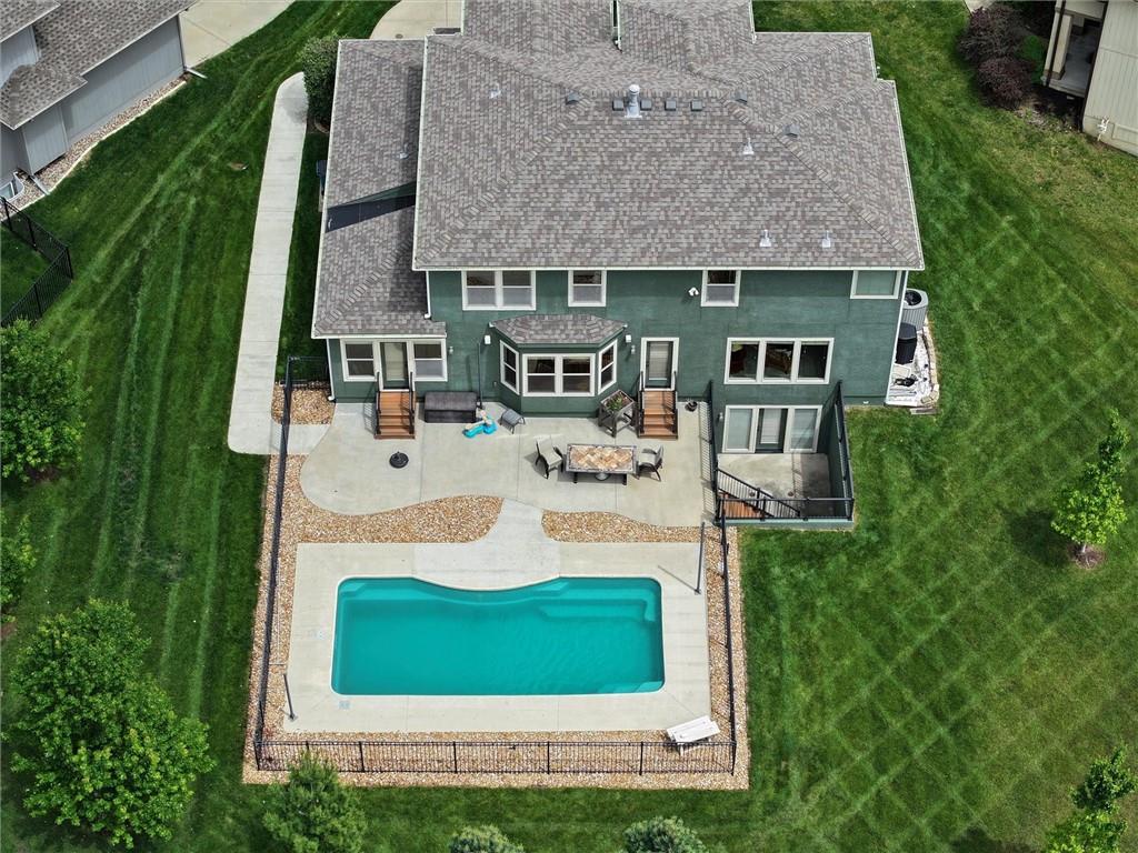 15534 Shawnee Dr, Overland Park, KS 66223
