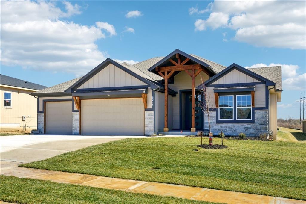 8308 NW 90th St, Kansas City, MO 64153