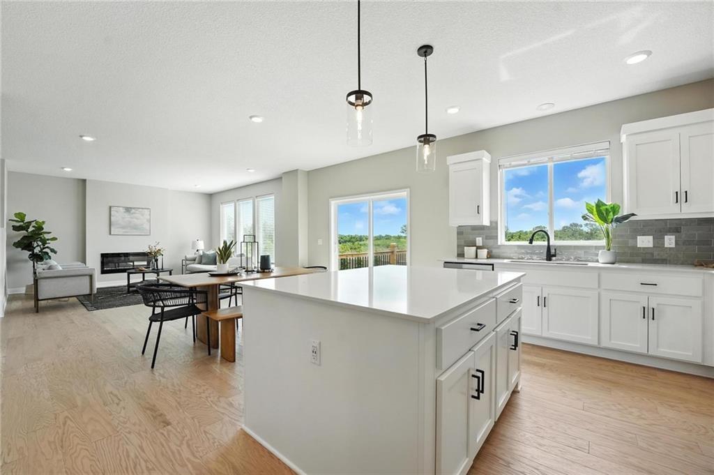 18088 W 166th St, Olathe, KS 66062