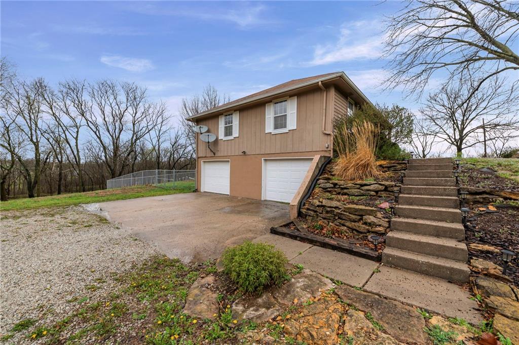 17139 SE State Route Y Hw, Dearborn, MO 64439