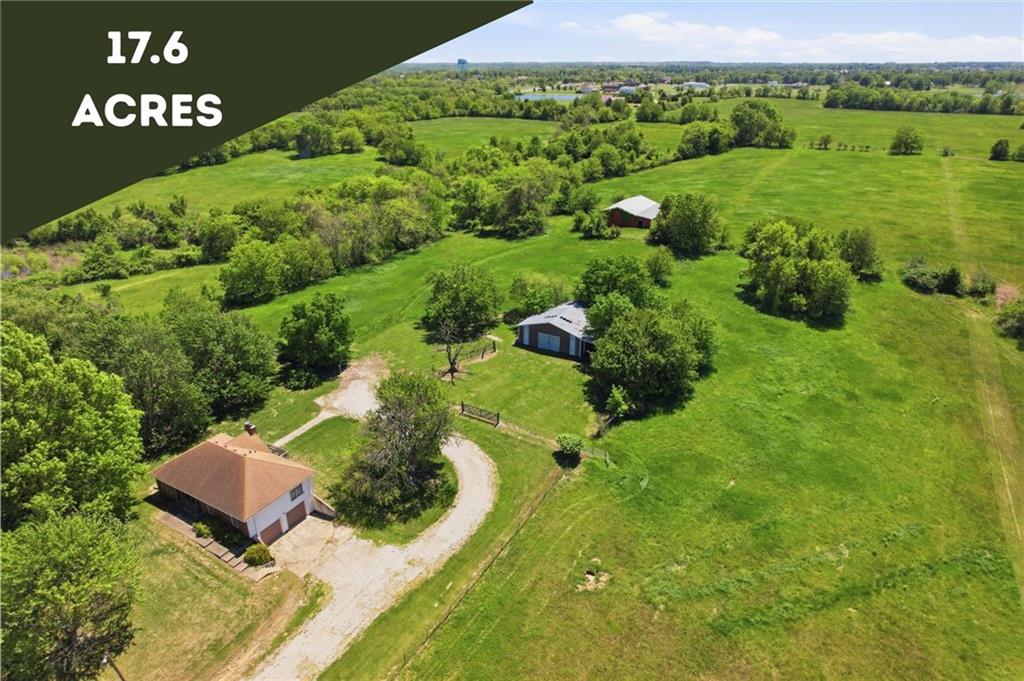 24801 E Cowherd Rd, Blue Springs, MO 64015