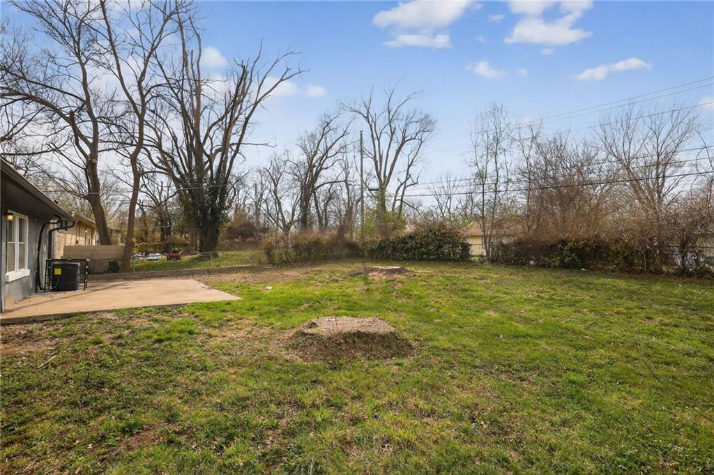 11302 Manchester Ave, Kansas City, MO 64134