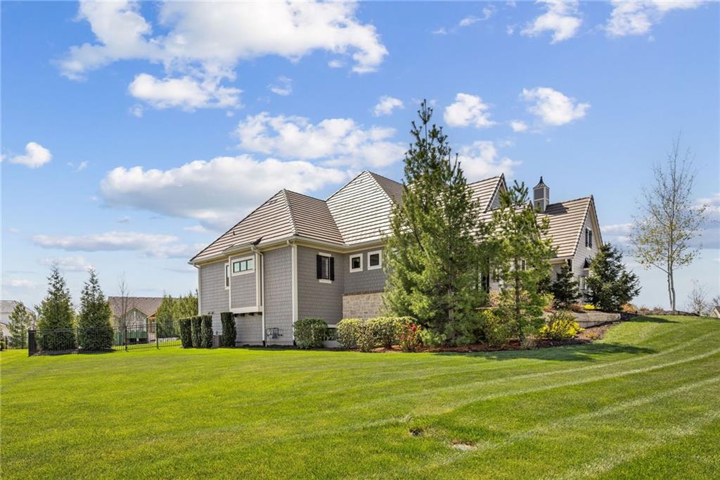 16913 Bond St, Overland Park, KS 66221