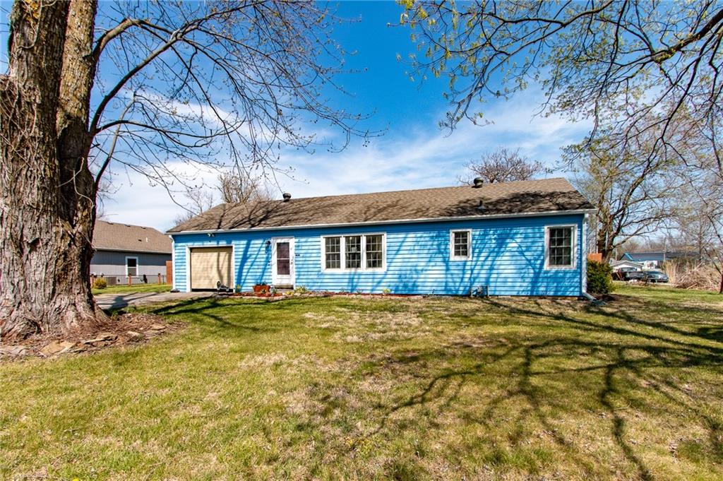 310 Chapel St, Baldwin City, KS 66006