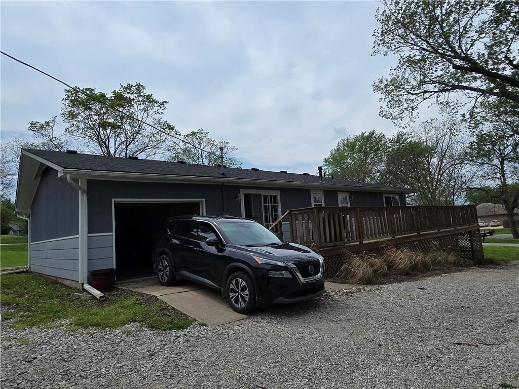 302 N Dement St, Mound City, KS 66056