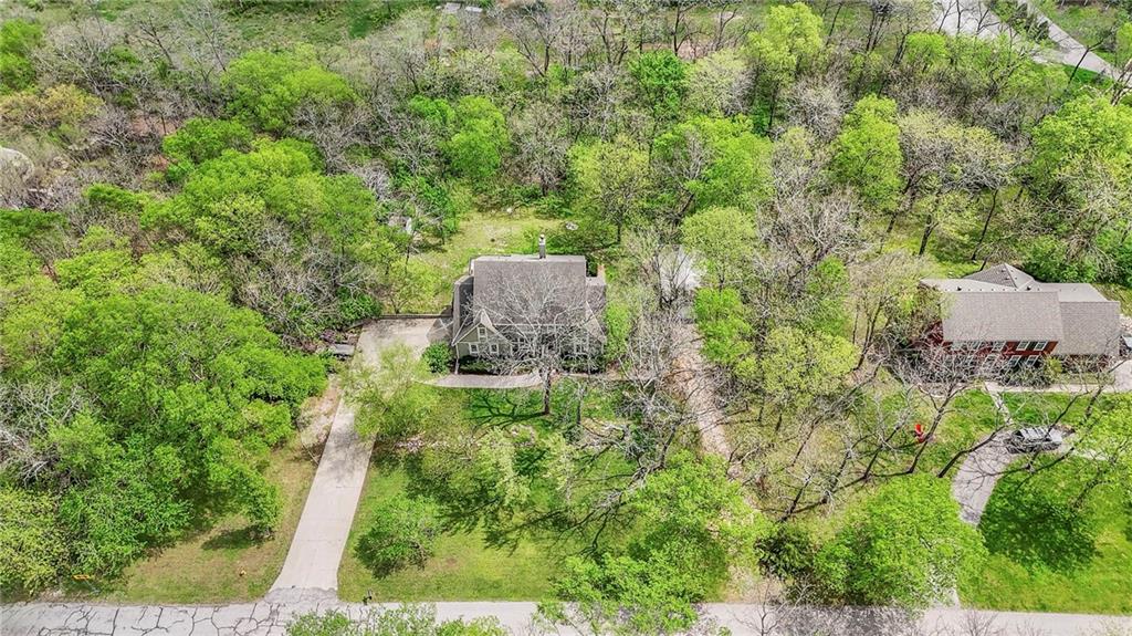 18325 Aberdeen St, Stilwell, KS 66085