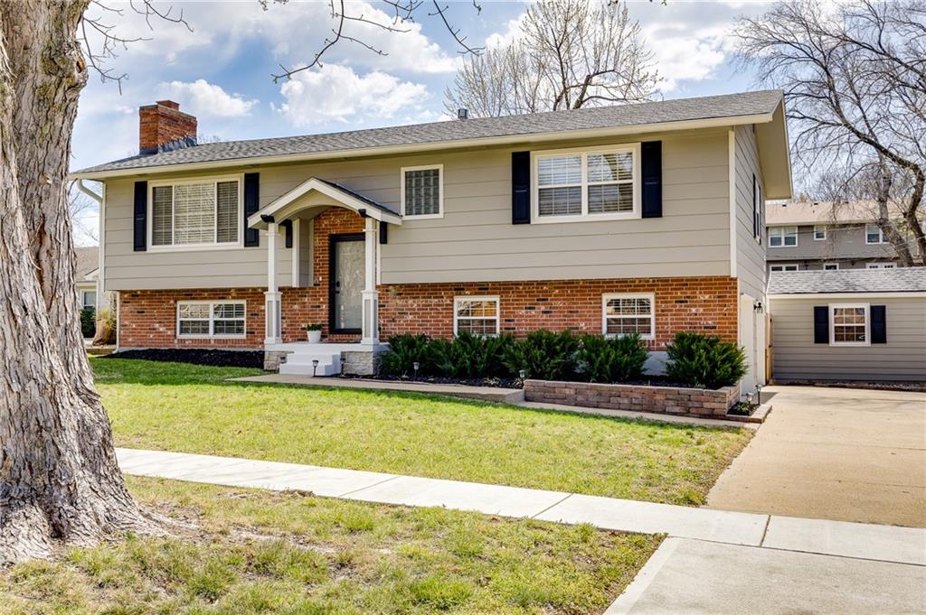 2909 W 26th St, Lawrence, KS 66047