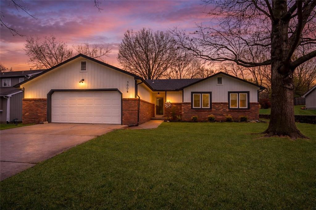 3008 W 28th St, Lawrence, KS 66047