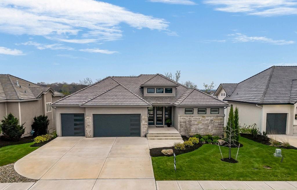 27205 W 100th Ter, Olathe, KS 66061