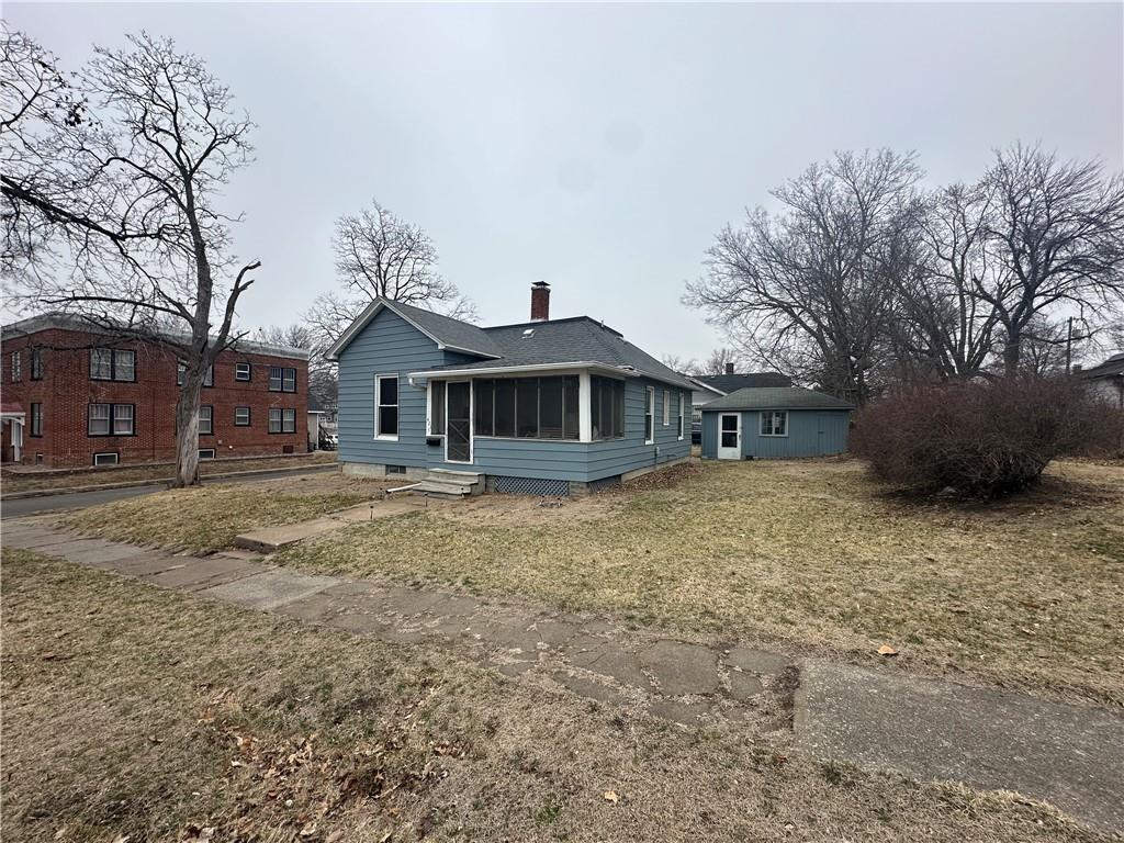 421 W 3rd St, Maryville, MO 64468