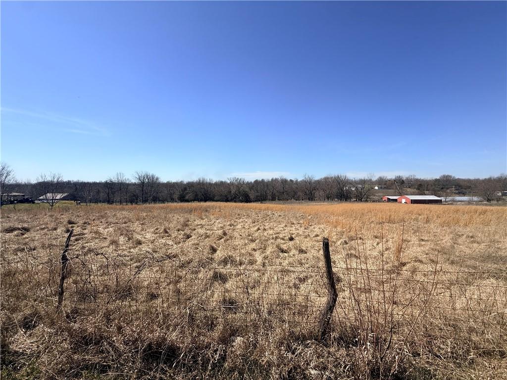 3518 S Old Pink Hill Rd, Oak Grove, MO 64075