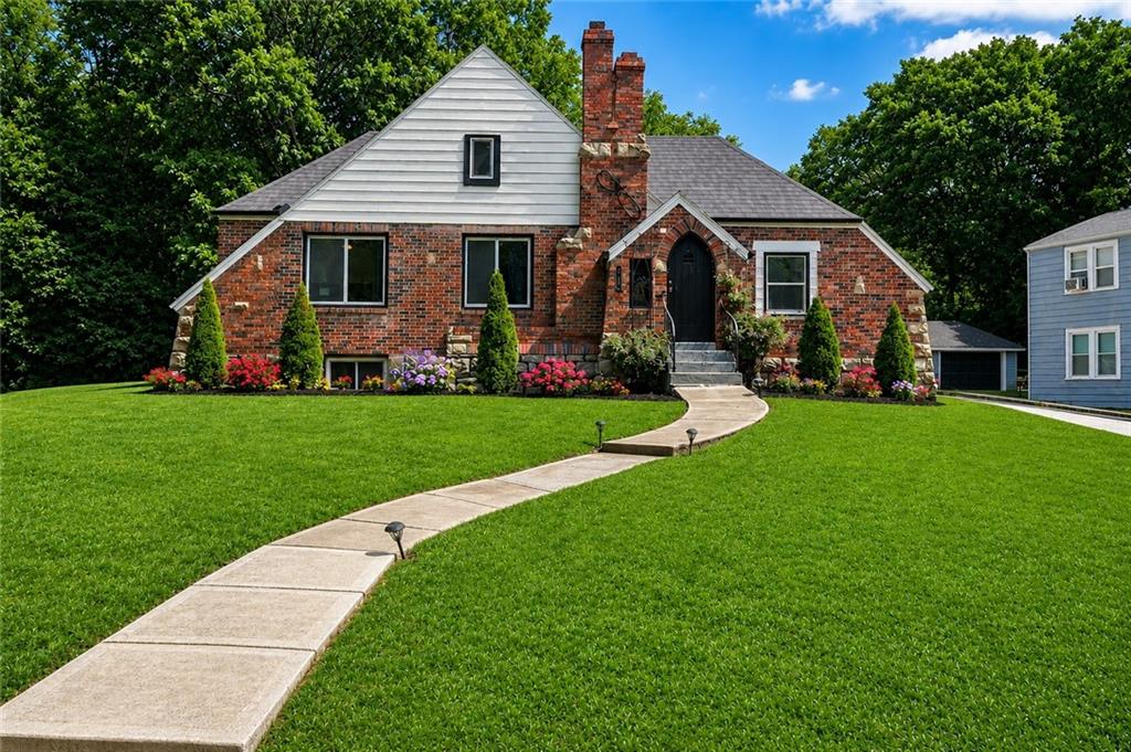 2252 E 77th Ter, Kansas City, MO 64132