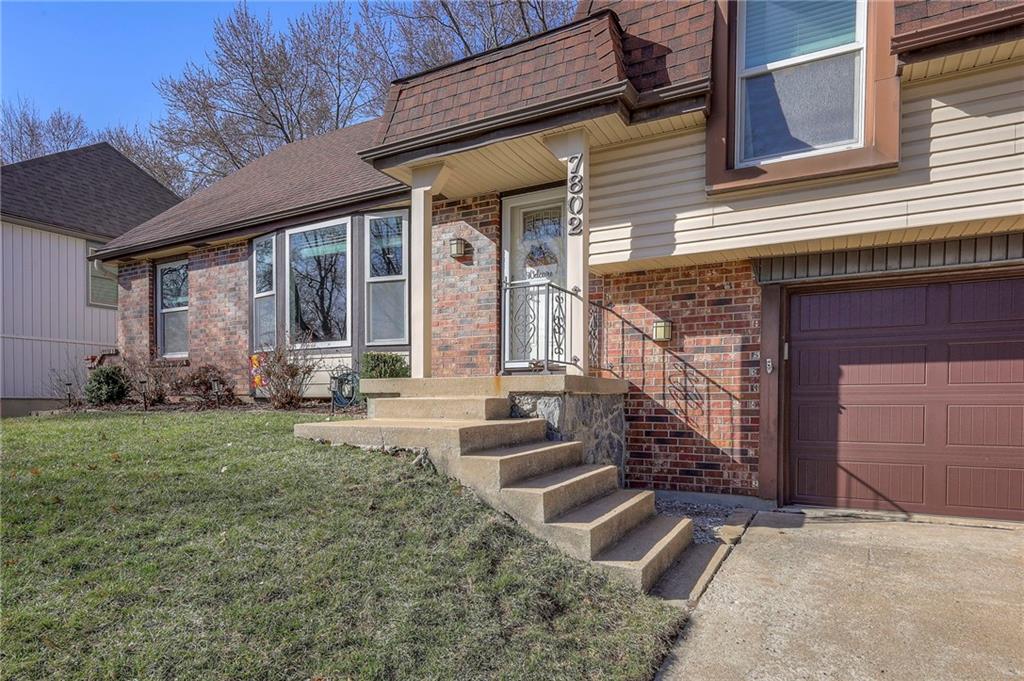7802 Westgate Dr, Lenexa, KS 66216