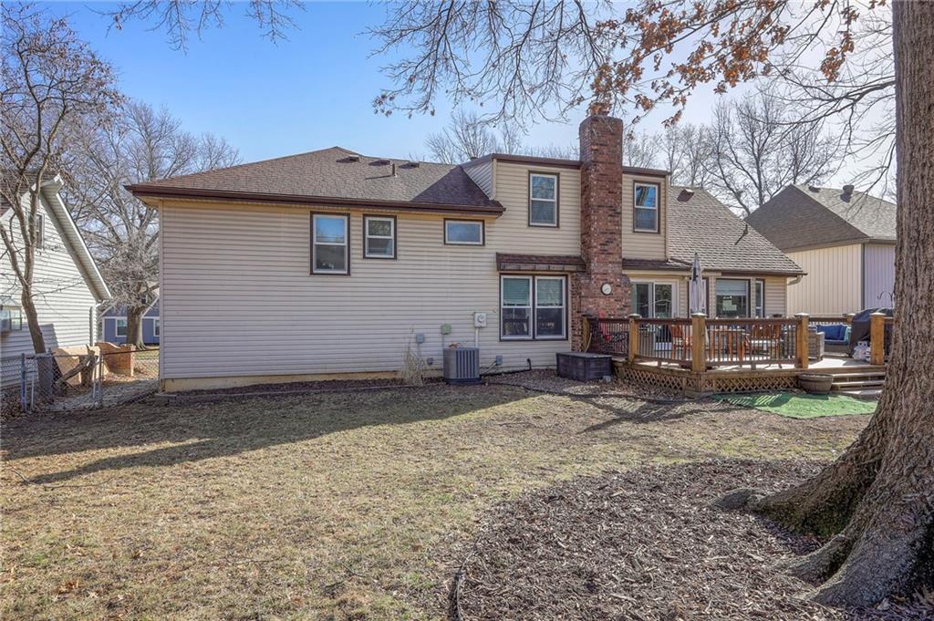 7802 Westgate Dr, Lenexa, KS 66216