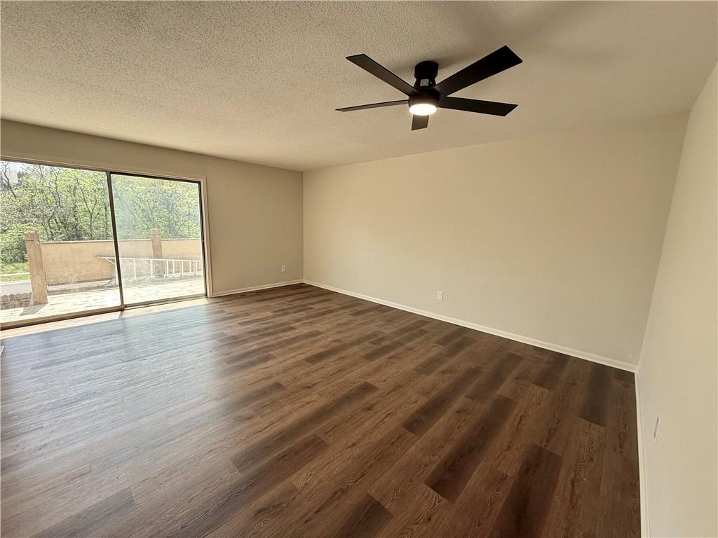 12928 W 110th St, Overland Park, KS 66210