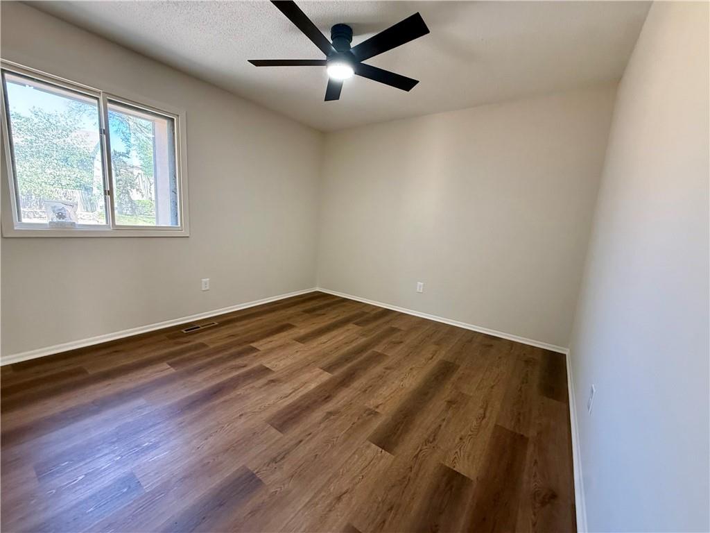 12928 W 110th St, Overland Park, KS 66210