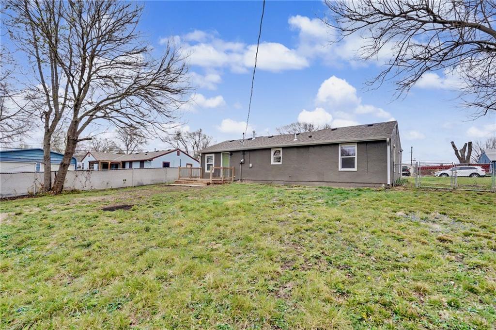 1106 S 50th Dr, Kansas City, KS 66106