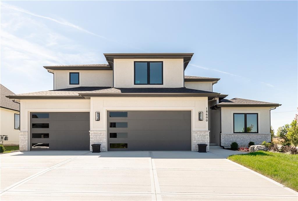 18601 Ironwood St, Overland Park, KS 66085