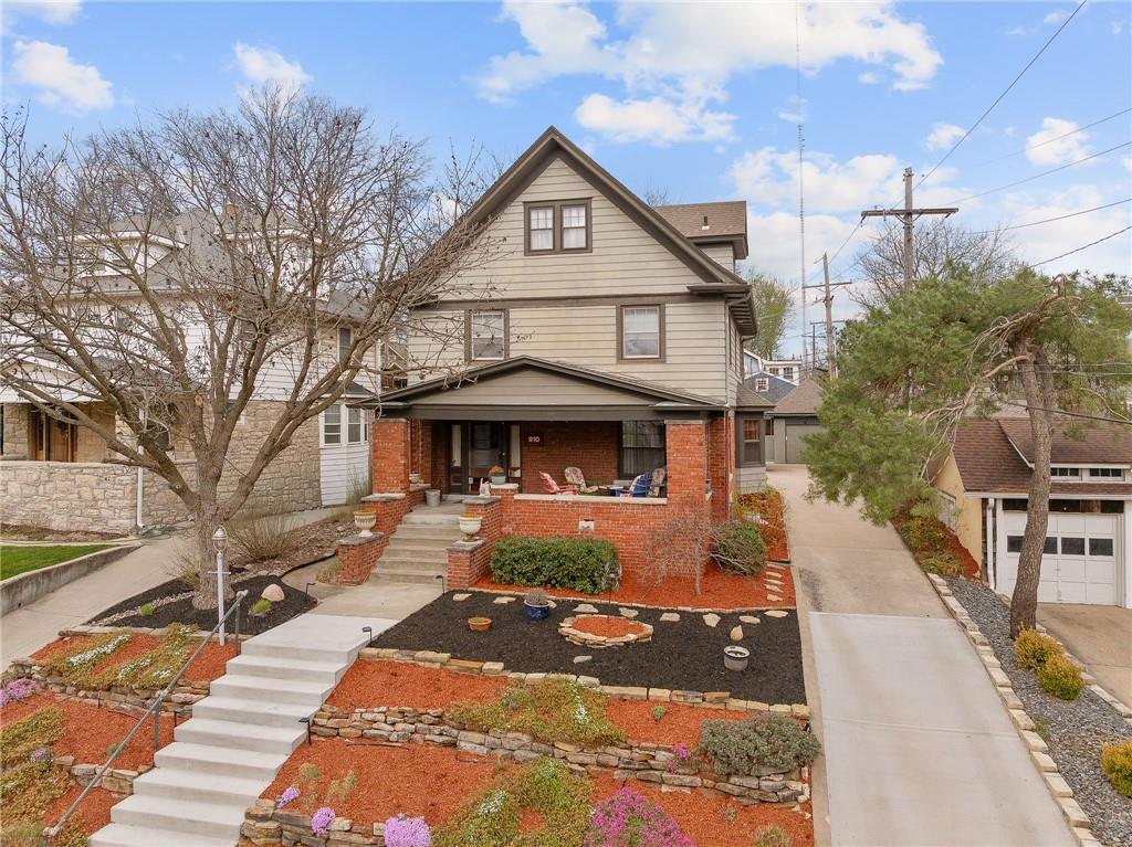 910 W 33rd Ter, Kansas City, MO 64111