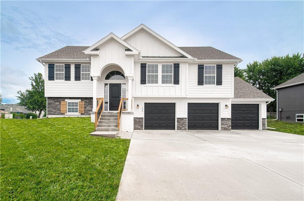 10135 N Poplar Ave, Kansas City, MO 64156