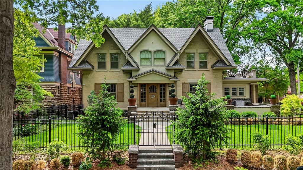 3820 Campbell St, Kansas City, MO 64109