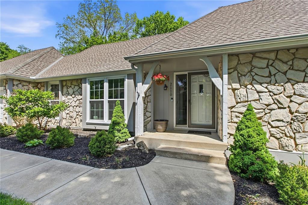 2110 W 120th St, Leawood, KS 66209