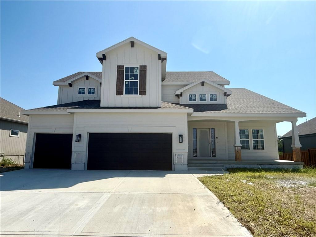 1039 Fir Ln, Liberty, MO 64068