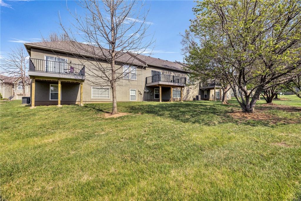 15715 W 62nd St, Shawnee, KS 66217