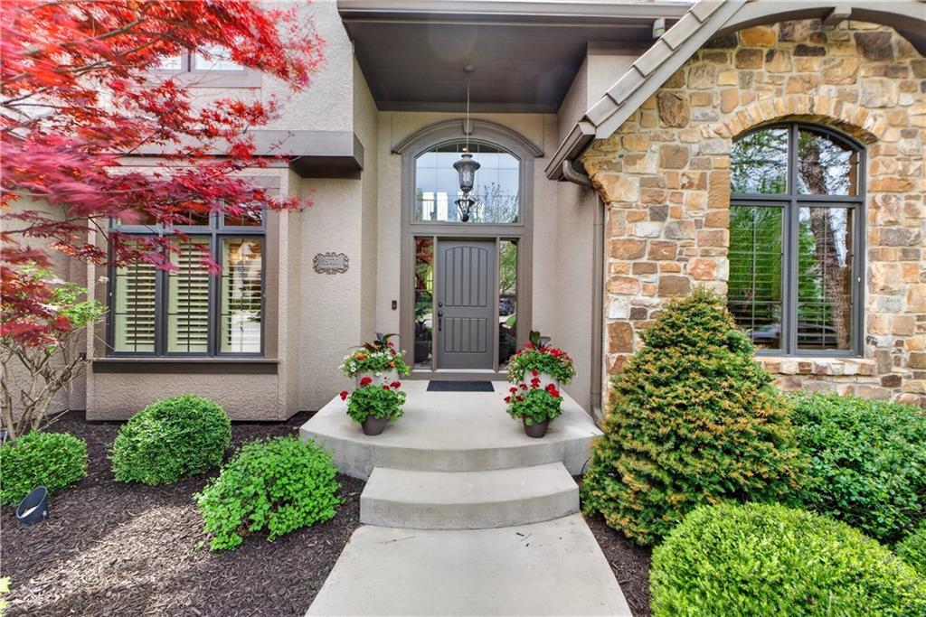 15320 Larsen St, Overland Park, KS 66221