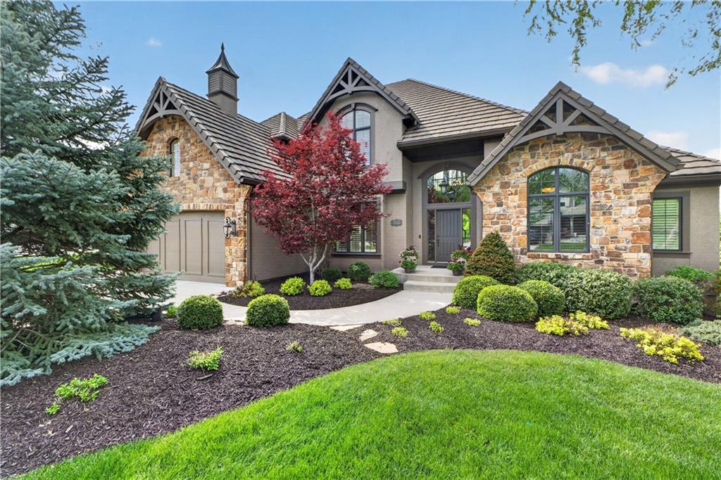 15320 Larsen St, Overland Park, KS 66221
