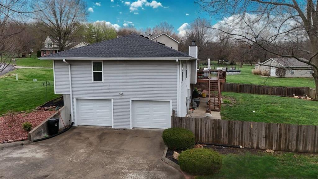32 Mackenzie Dr, St Joseph, MO 64503