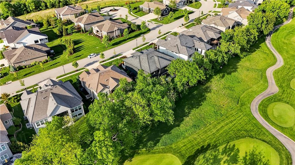27253 W 100th Ter, Olathe, KS 66061