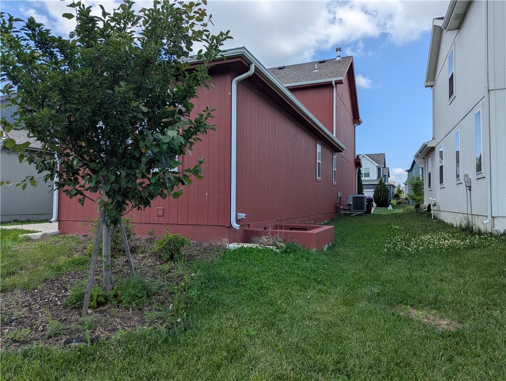 8816 SW 9th St, Blue Springs, MO 64064