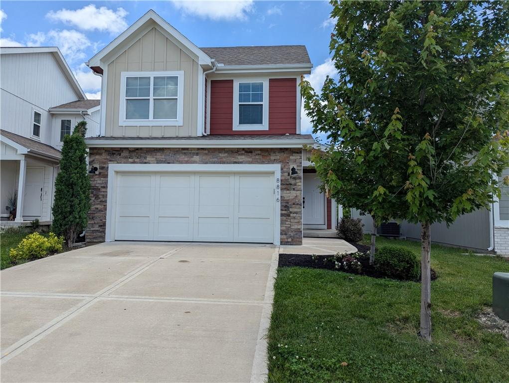 8816 SW 9th St, Blue Springs, MO 64064