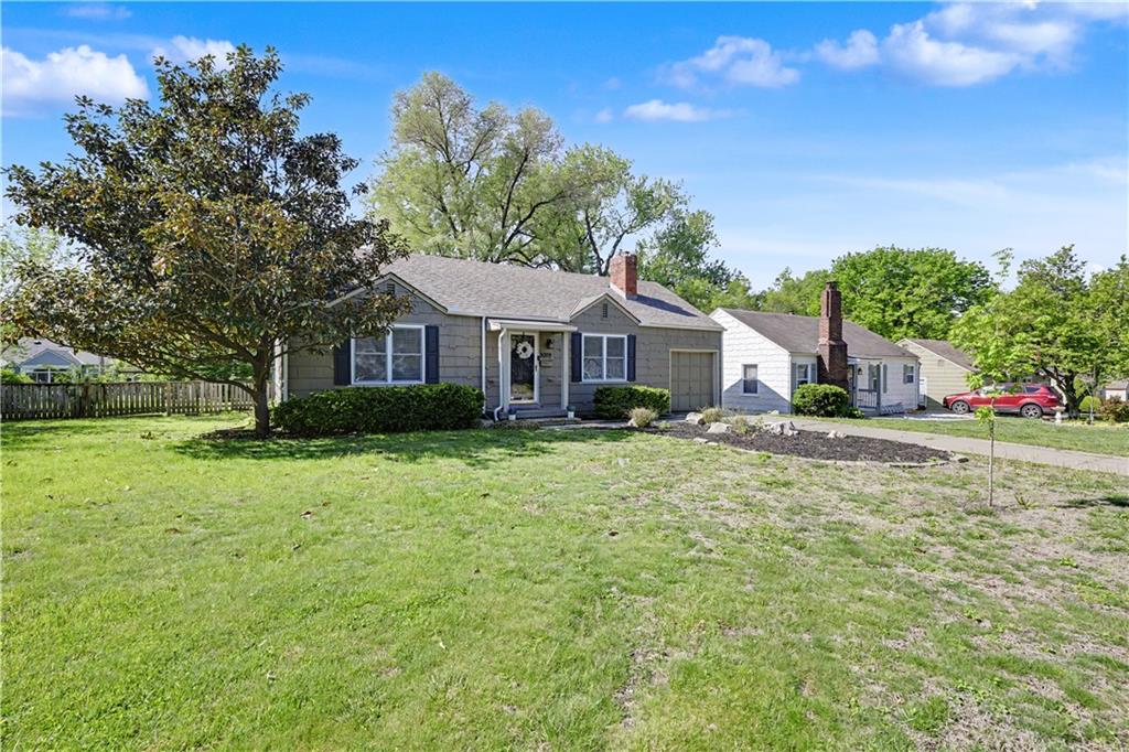 5009 W 51st Ter, Roeland Park, KS 66205