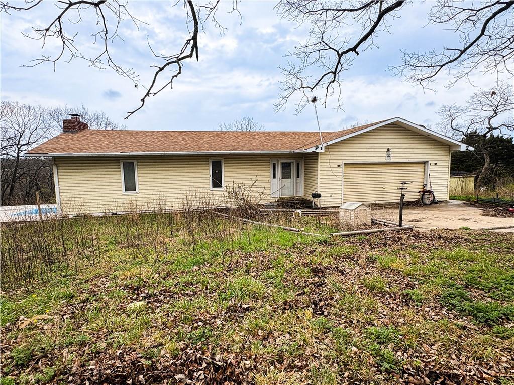 31982 Chesapeake Dr, Warsaw, MO 65355