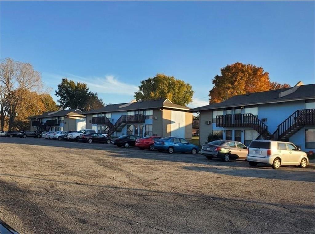 S Swope Dr, Independence, MO 64057