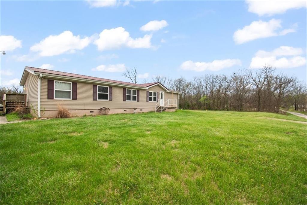 12391 SW Spring St, Hume, MO 64752