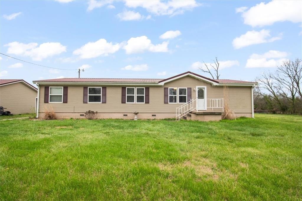12391 SW Spring St, Hume, MO 64752