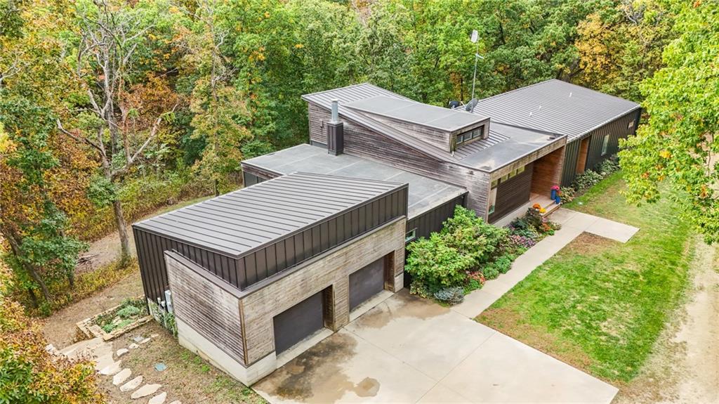 23598 Dehoff Dr, Tonganoxie, KS 66086