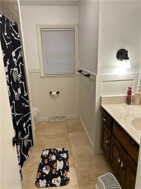 909 NW Range St, Blue Springs, MO 64015
