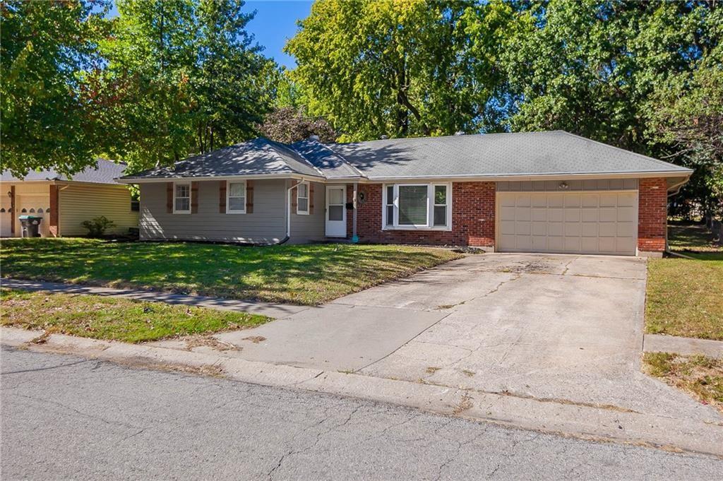 909 NW Range St, Blue Springs, MO 64015